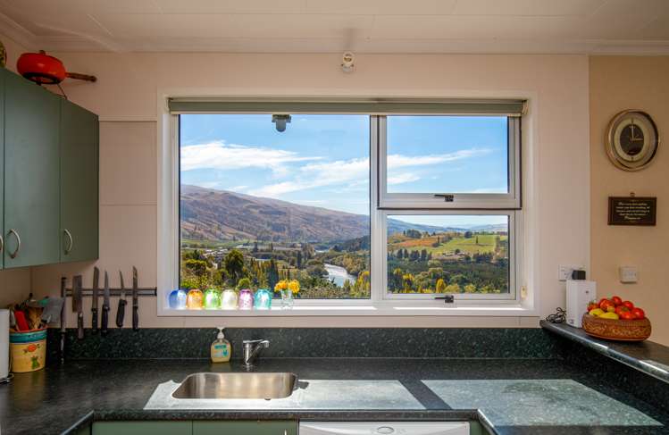 16 Edinburgh Street Green Island_5