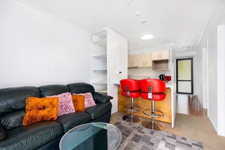 2e/25 Weranui Road Waiwera_6