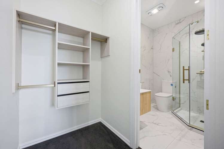 17 Ballyalton Crescent Flat Bush_44