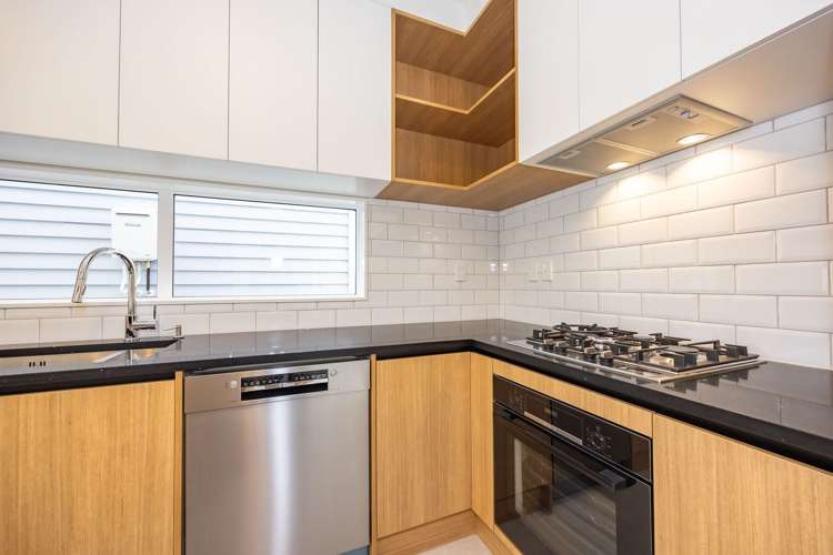 34 Hellyers Street Birkdale_19