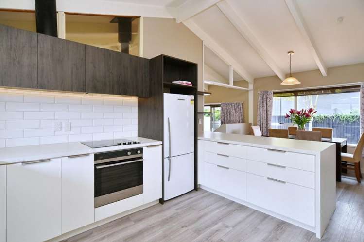 26 Yellowstone Crescent Burwood_9