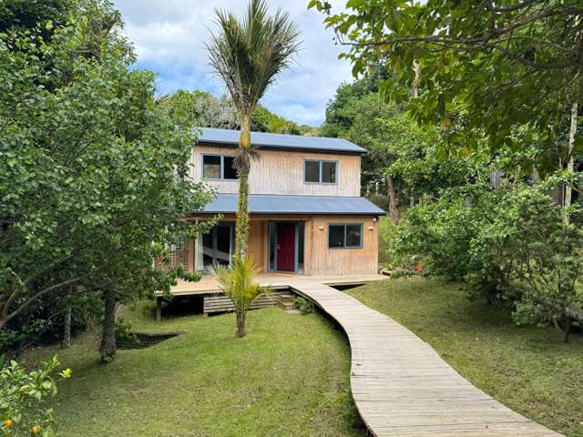 Palm Beach – Spacious Long-Term Home with Sleepout