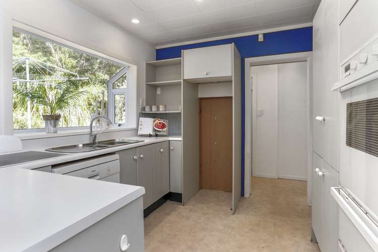 61 Woodfern Crescent Titirangi_11