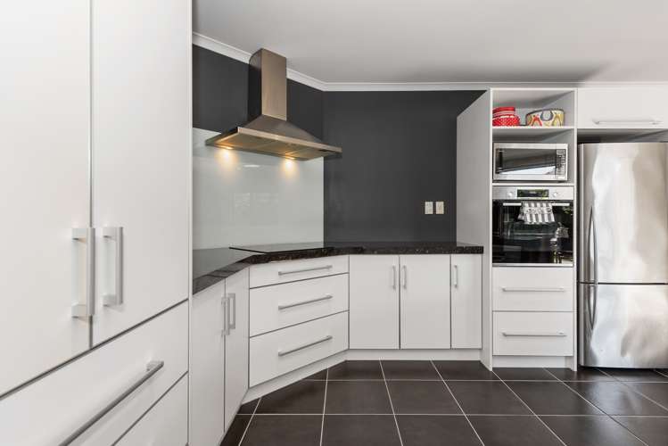 48 Wiltshire Drive Huntington_10