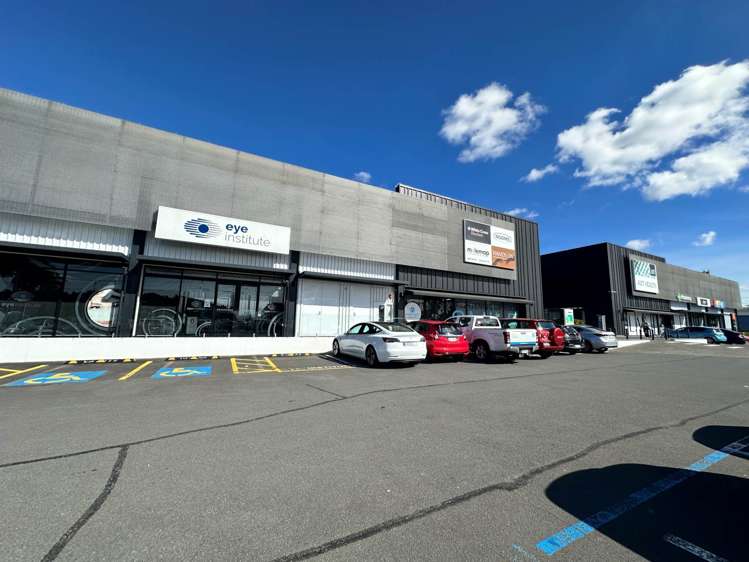 3 Akoranga Drive Northcote_12