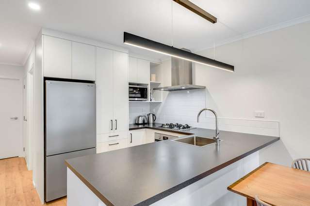 1/6 Walsh Street Forest Lake_2