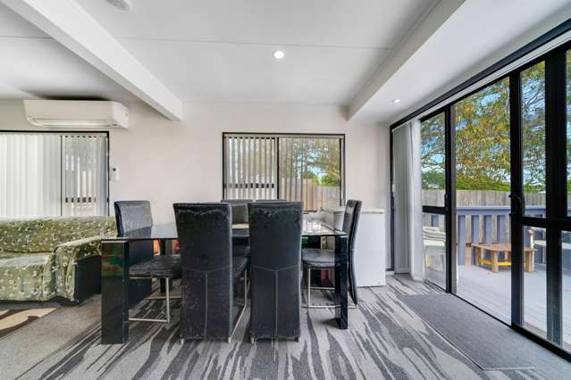 1/18 Frobisher Way Clendon Park_4