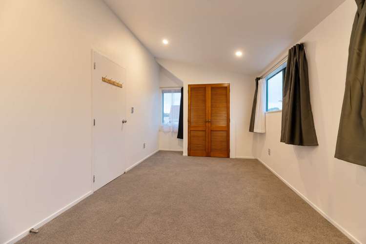 8 Marshall Laing Avenue Mt Roskill_18