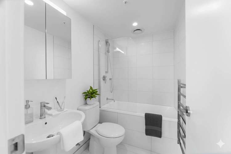 13A/100 Anzac Avenue City Centre_8