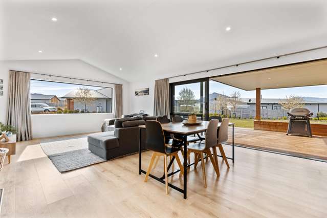 6 Rua Street Albert Town_3