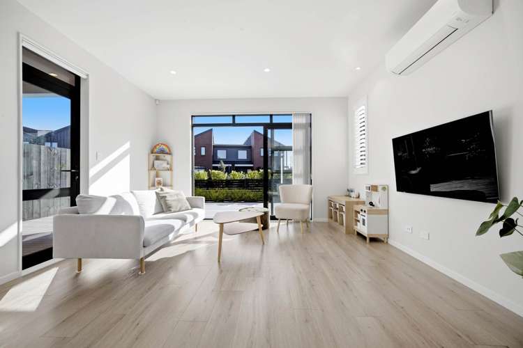 2 Whakatere Lane Hobsonville_5