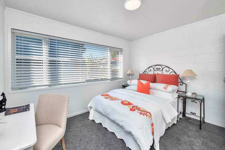 1222 New North Road Mount Albert_17