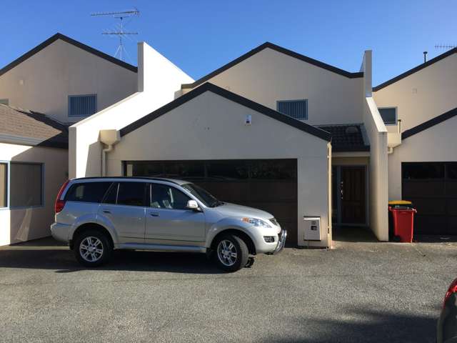 25 Greenway Rise Gulf Harbour_2