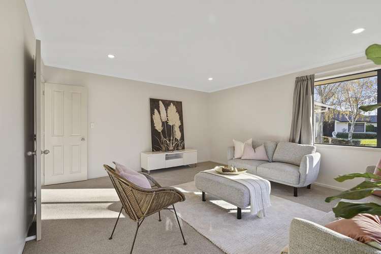 13 Bishopsworth Way Huntington_10