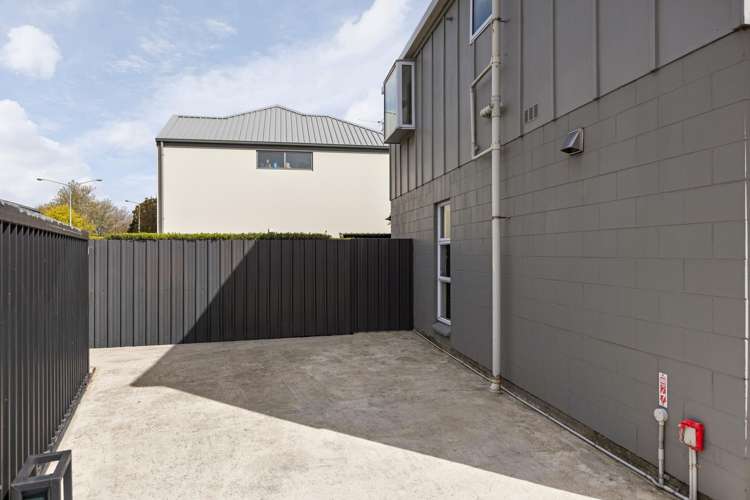 2/139 Brougham Street Addington_12