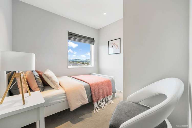 87 Bordeaux Parade Te Atatu South_11