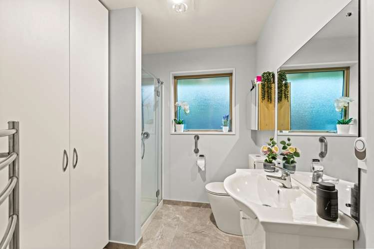 14 Hussey Road Harewood_18