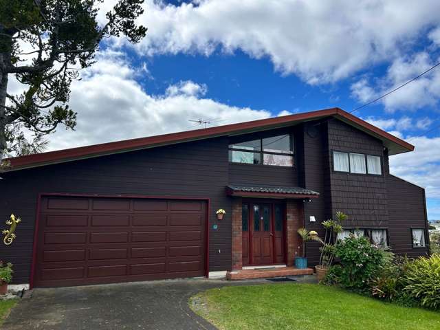 Spacious Family Living in a Seaward Side Location