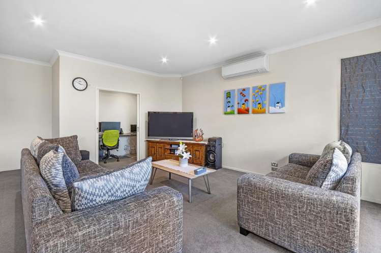 8 Longspur Avenue_5