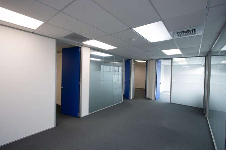 Office 5/46 Taharoto Road Takapuna_1
