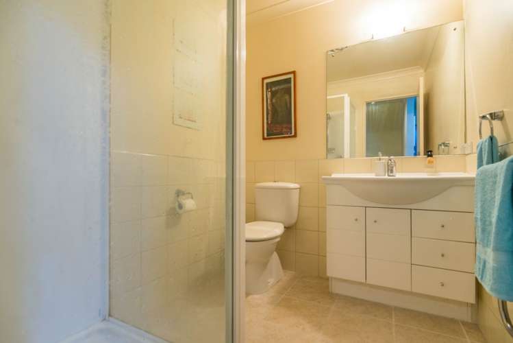 19 Springwater Vale Unsworth Heights_17