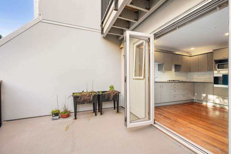 9/43 Nairn Street Mount Cook_6