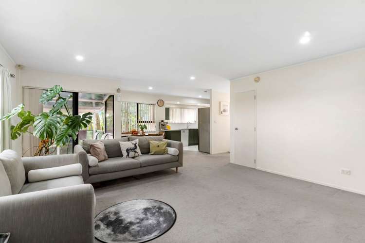 2/99 Bruce Road Glenfield_7