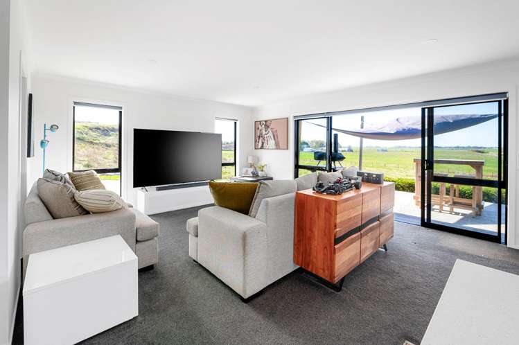 411 Tuhikaramea Road Temple View_5