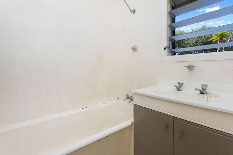 130 Rosier Road Glen Eden_13