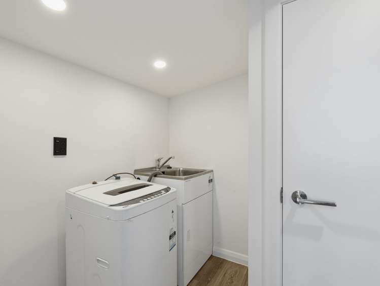 38 Moffett Street Islington_17