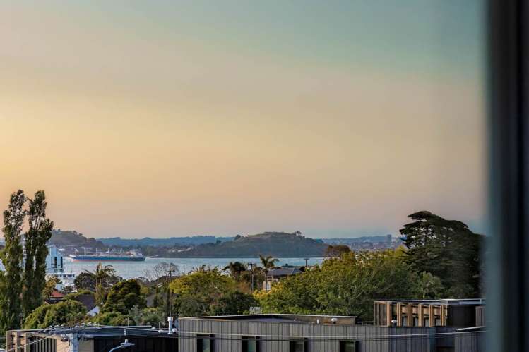 2/63 Long Drive Saint Heliers_27