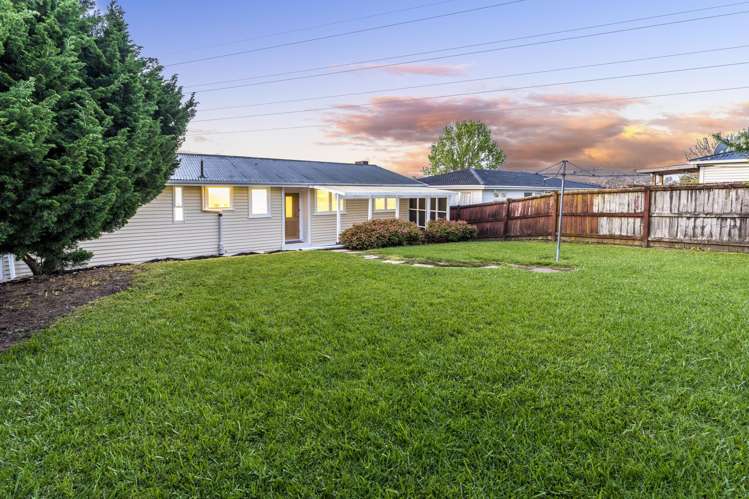 21 Arlette Place Massey_13