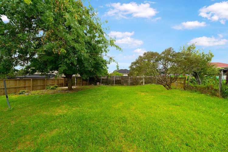 19 Cobham Crescent Kelston_13