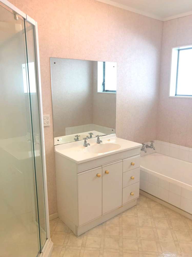 2/2 Carlton Street Hillsborough_7