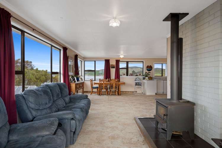 22 Esplanade Kaka Point_9