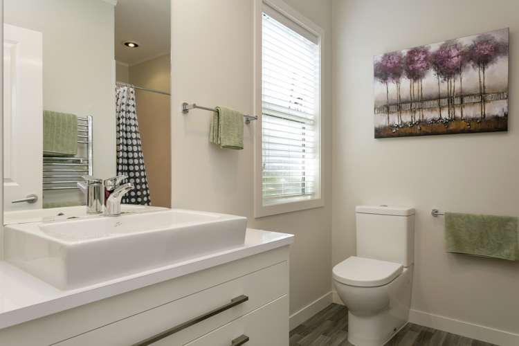 3 Maison Way Rangatira Park_14