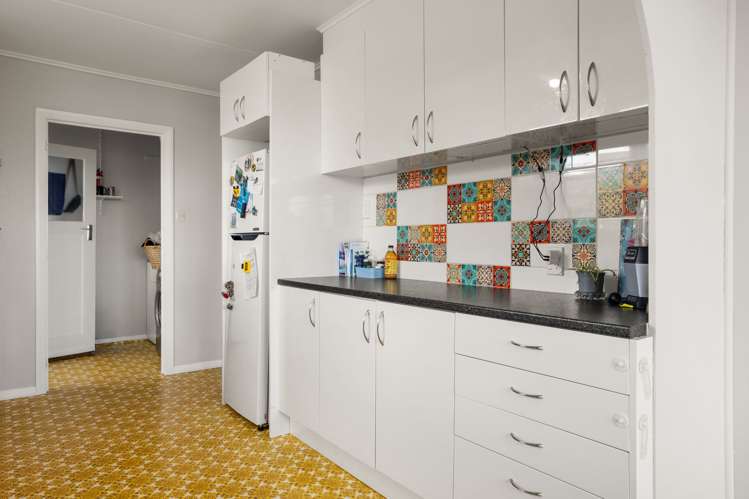1086 Hazelmere Crescent_5