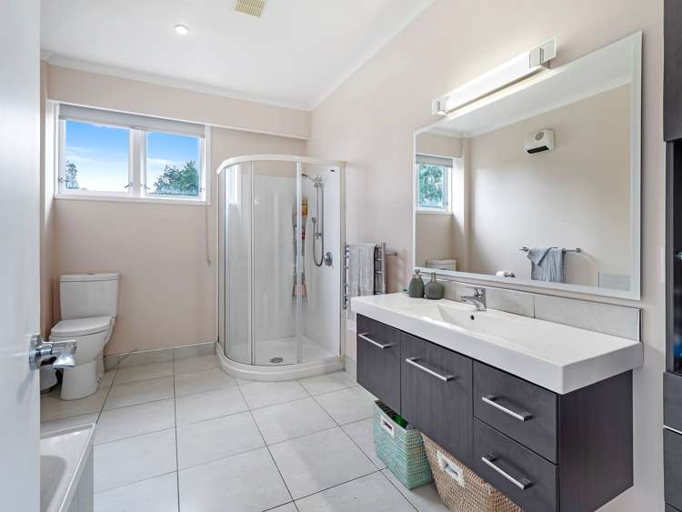 62 Halcolmbe Road Feilding_17