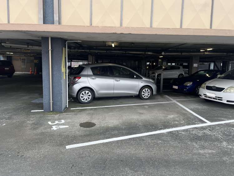 4B34/187 Victoria Street - Car park_4