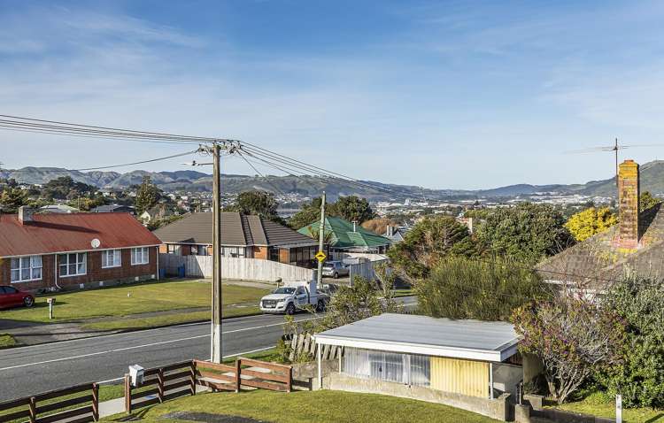 2/1 Murphy Place Titahi Bay_17