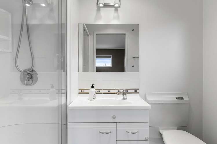 15 Taupiko Place Green Bay_22