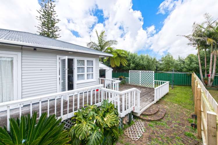 6 Divich Avenue Te Atatu South_17