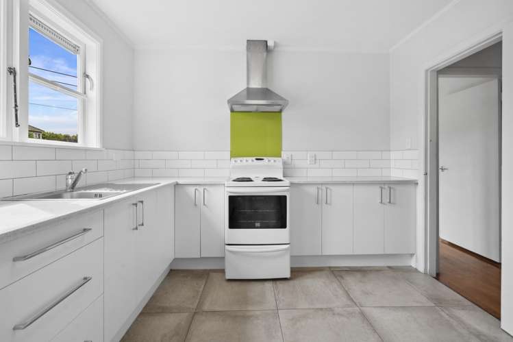 57 Hewer Crescent Naenae_5