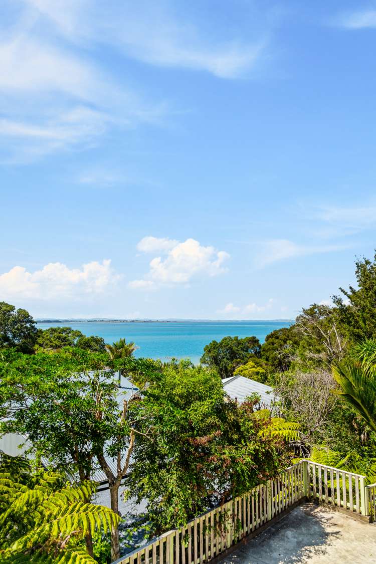 9 Lancewood Avenue Titirangi_16