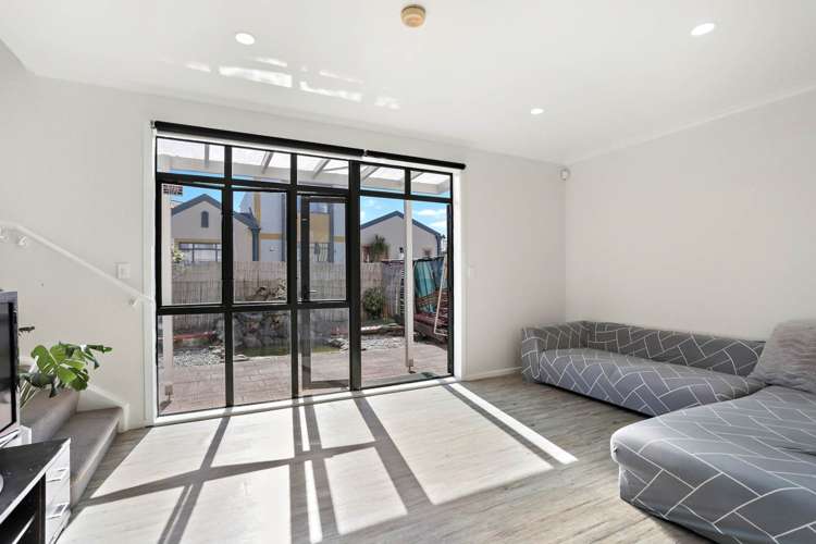 63/1 Ambrico Place New Lynn_5