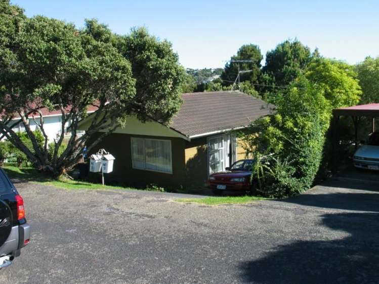 1/247 Wairau Road Totara Vale_1