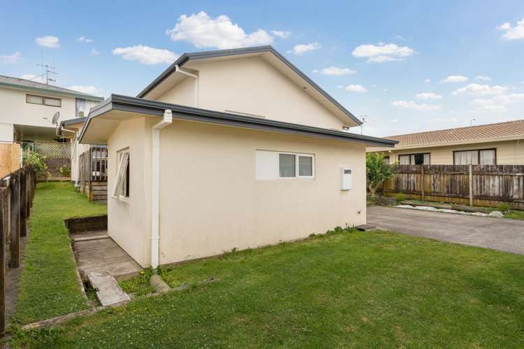 19 Twentyfirst Avenue Gate Pa_20