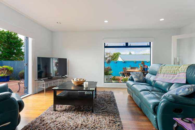 100B Marine Parade Otaki Beach_23
