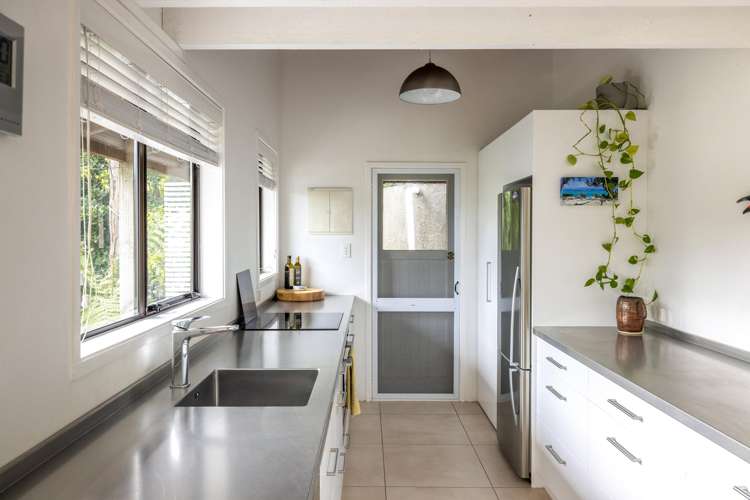 178 Ocean View Road Oneroa_8