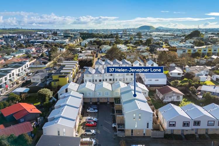 37 Helen Jenepher Lane Mt Wellington_17